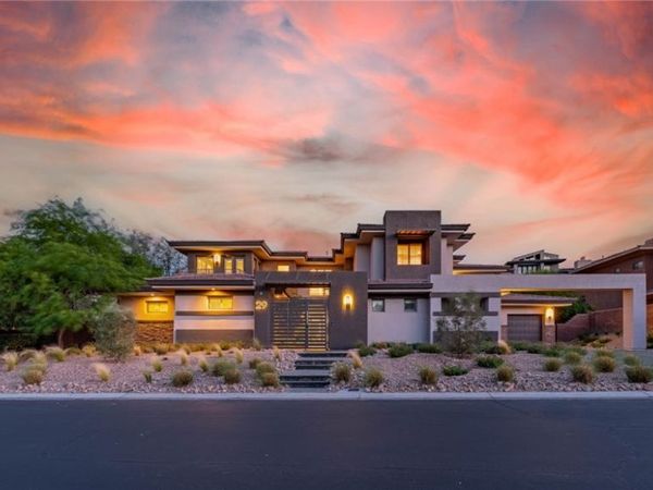 29 Soaring Bird Court, Las Vegas, NV 89135