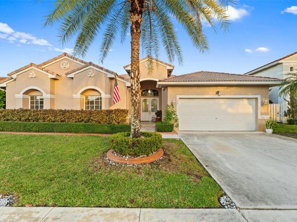 343 SW 187TH TERRACE, PEMBROKE PINES, FL 33029