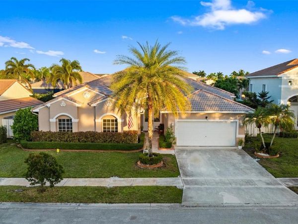 343 SW 187TH TERRACE, PEMBROKE PINES, FL 33029