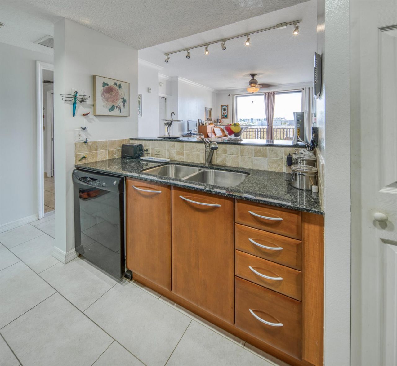 511 Lucerne Avenue, Unit 314, Lake Worth Beach, FL 33460 Photo