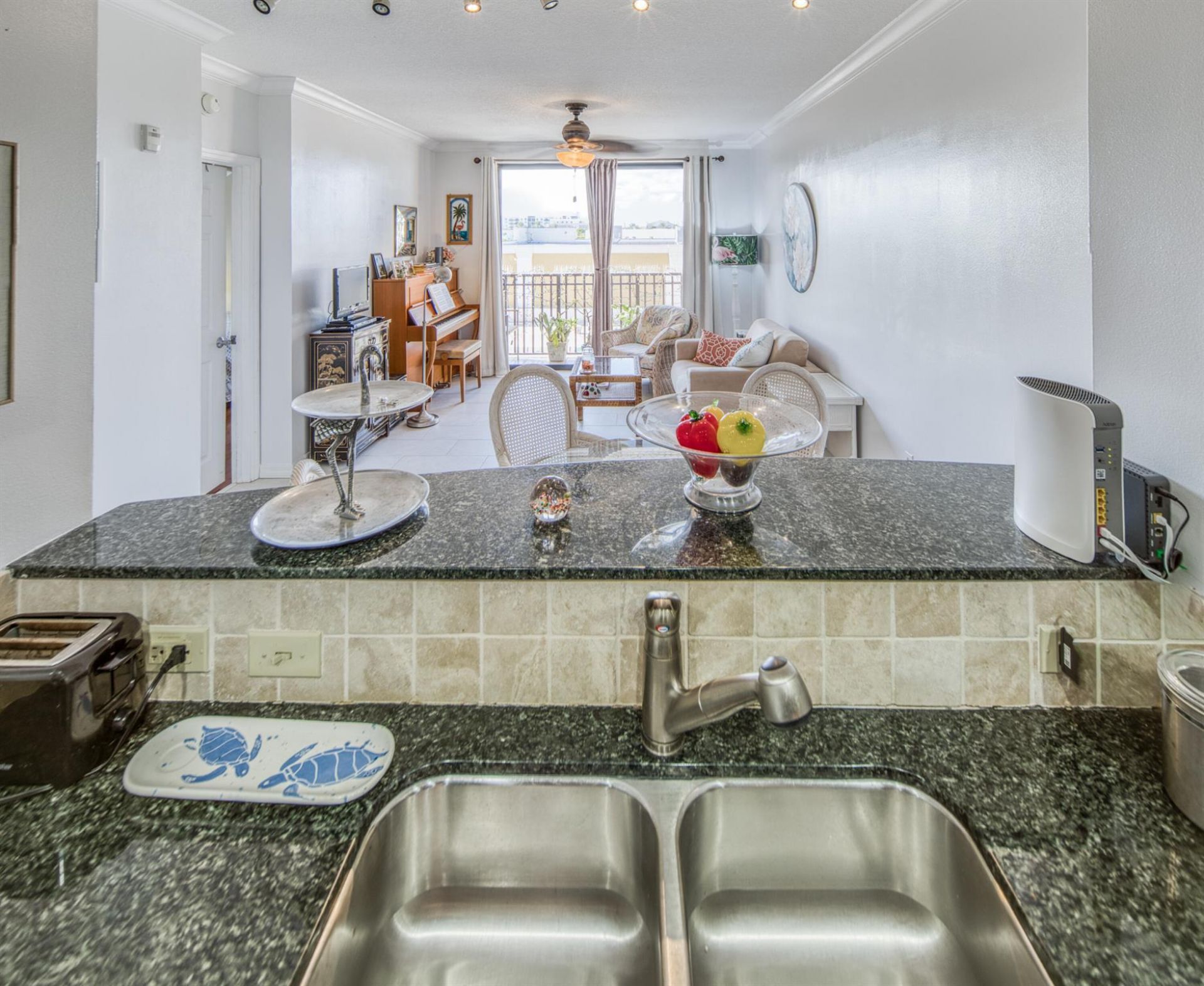 511 Lucerne Avenue, Unit 314, Lake Worth Beach, FL 33460 Photo