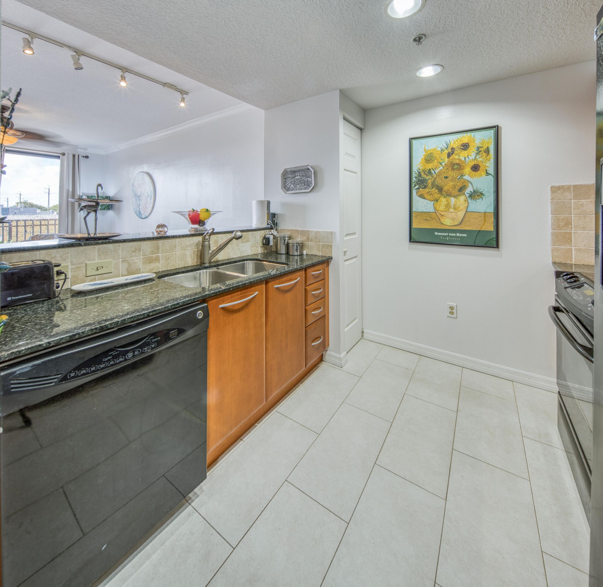 511 Lucerne Avenue, Unit 314, Lake Worth Beach, FL 33460 Photo