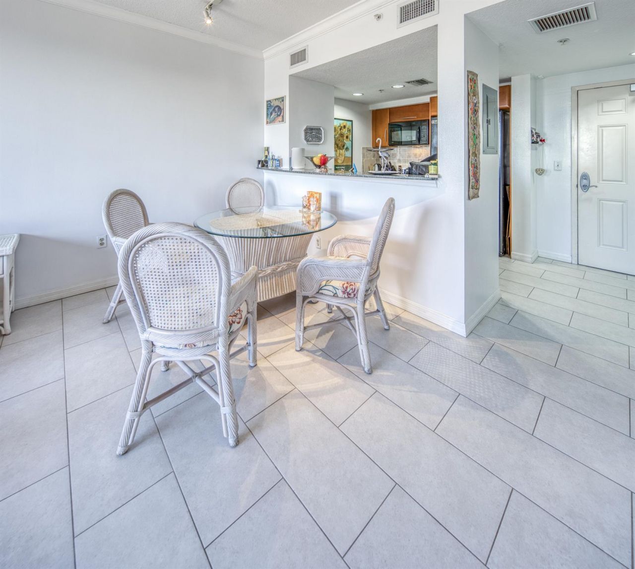 511 Lucerne Avenue, Unit 314, Lake Worth Beach, FL 33460 Photo