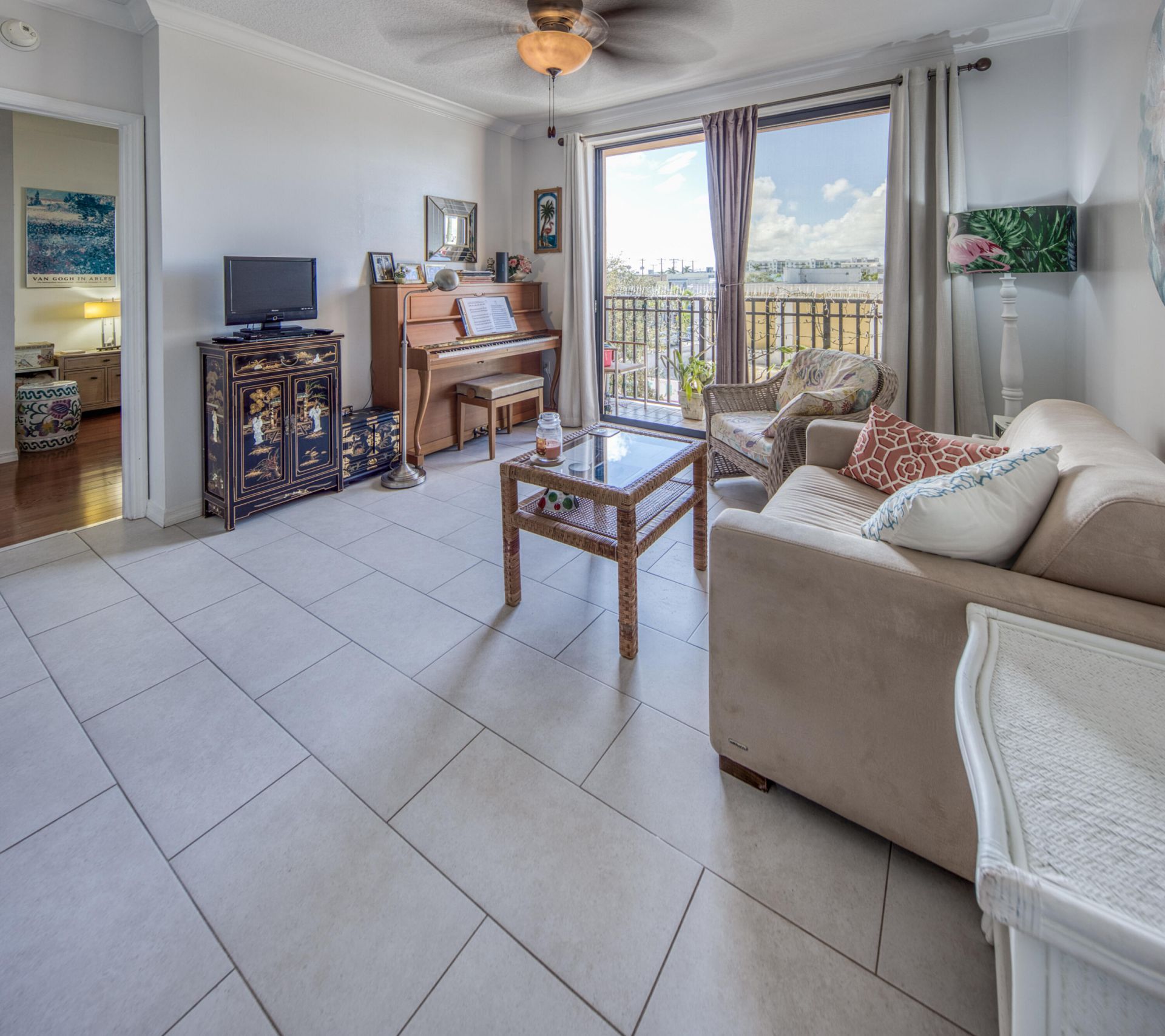 511 Lucerne Avenue, Unit 314, Lake Worth Beach, FL 33460 Photo