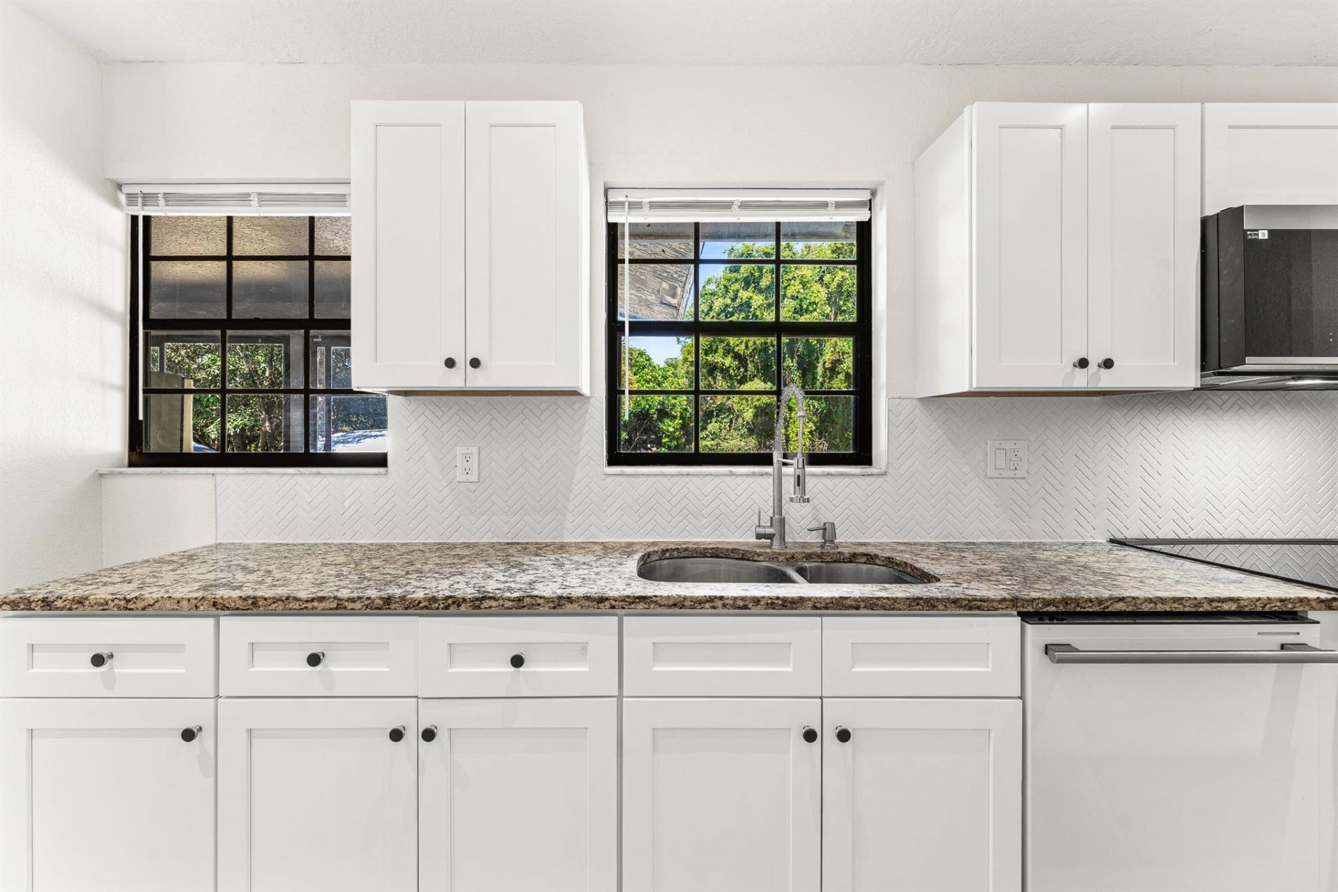 18055 W Sycamore Drive, The Acreage, FL 33470 Photo