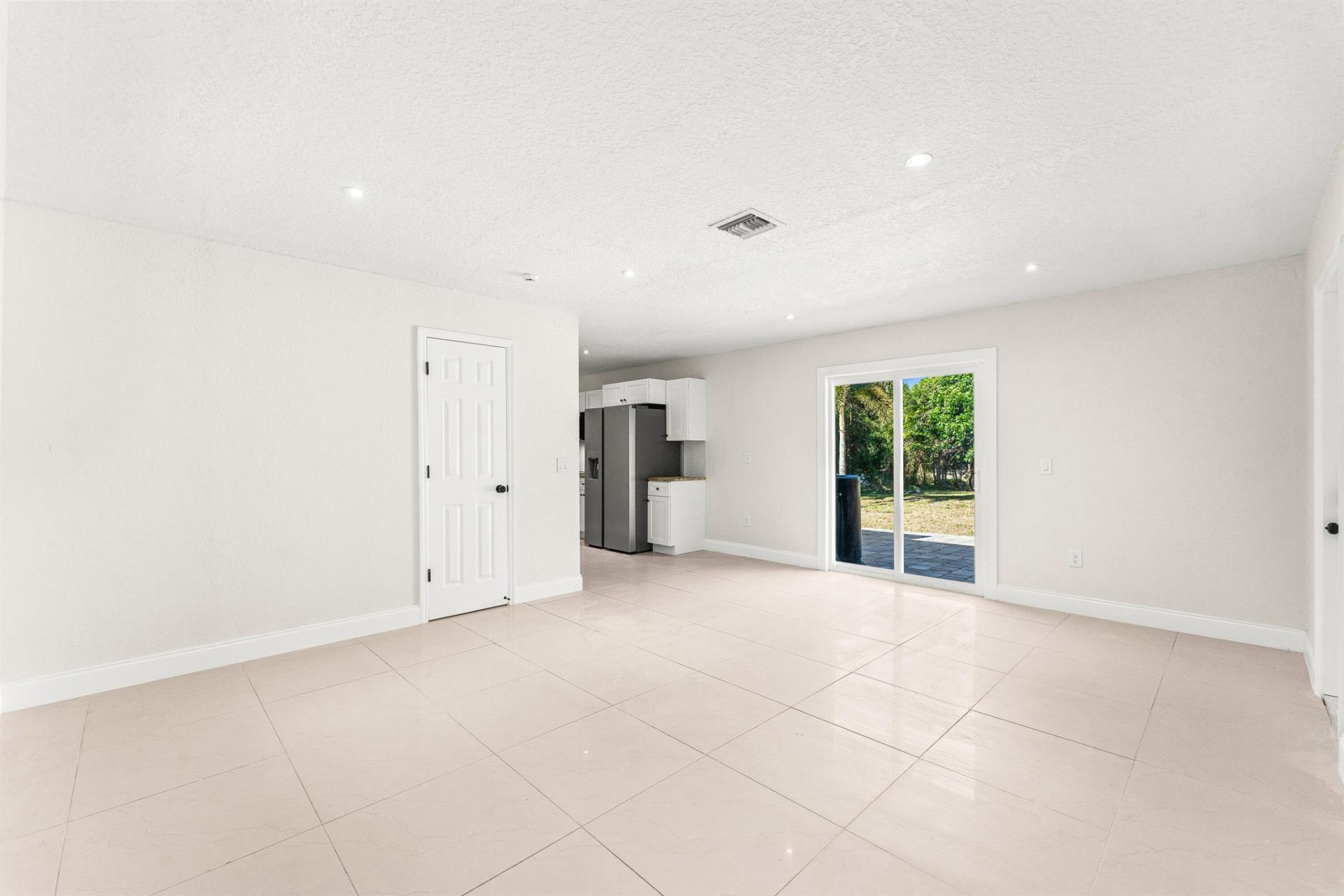 18055 W Sycamore Drive, The Acreage, FL 33470 Photo