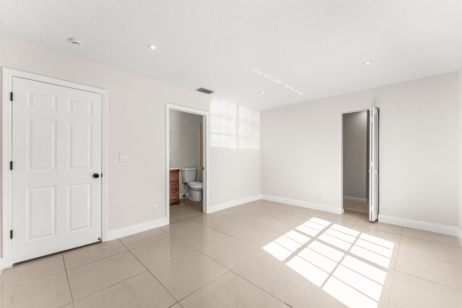 18055 W Sycamore Drive, The Acreage, FL 33470 Photo