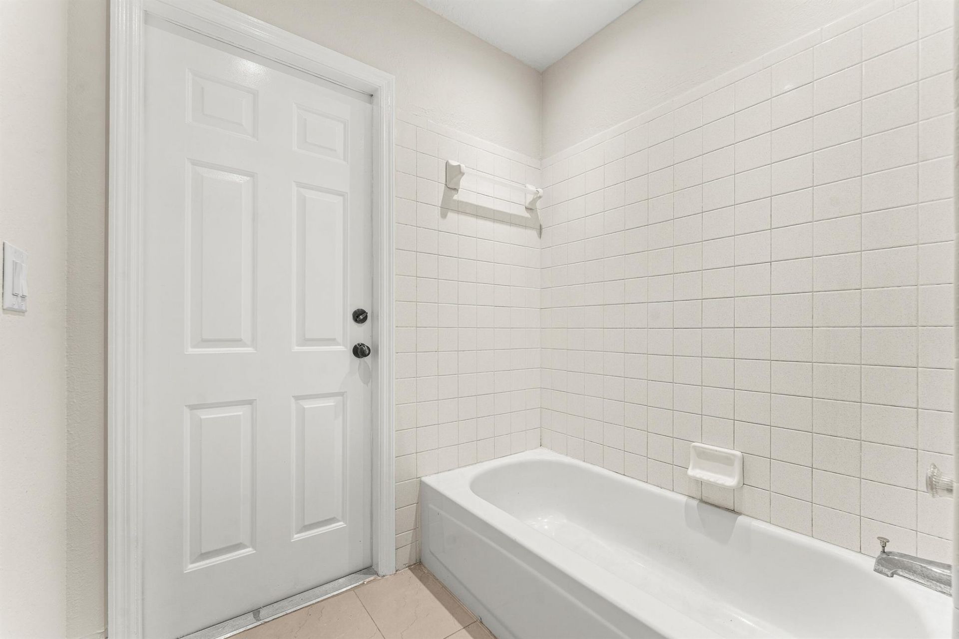 18055 W Sycamore Drive, The Acreage, FL 33470 Photo