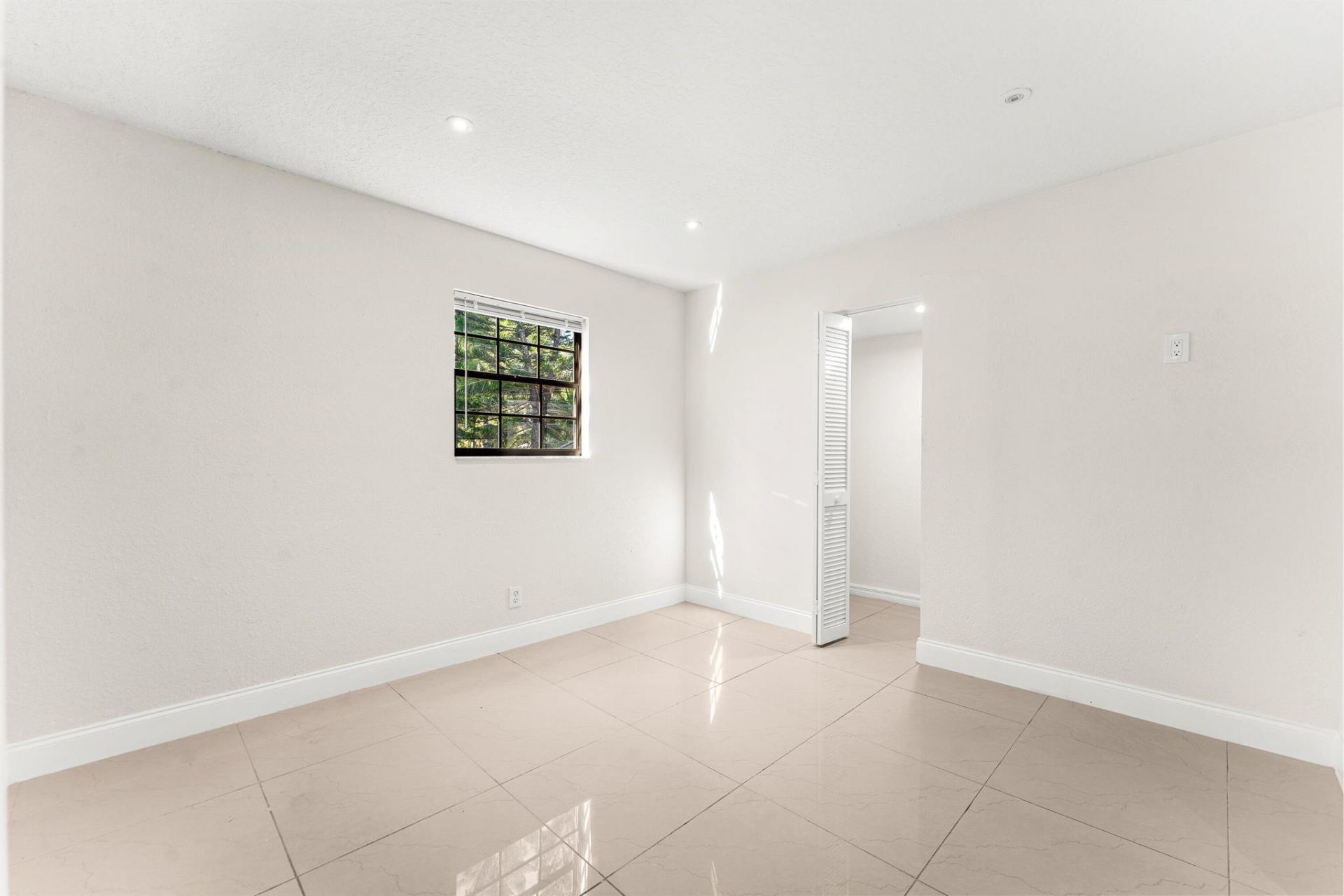 18055 W Sycamore Drive, The Acreage, FL 33470 Photo