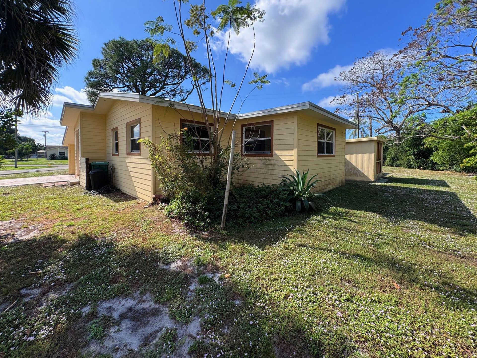 401 SE Tranquilla Avenue, Port Saint Lucie, FL 34983 Photo