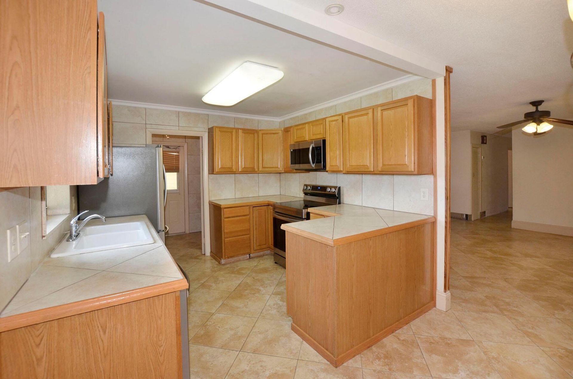 401 SE Tranquilla Avenue, Port Saint Lucie, FL 34983 Photo