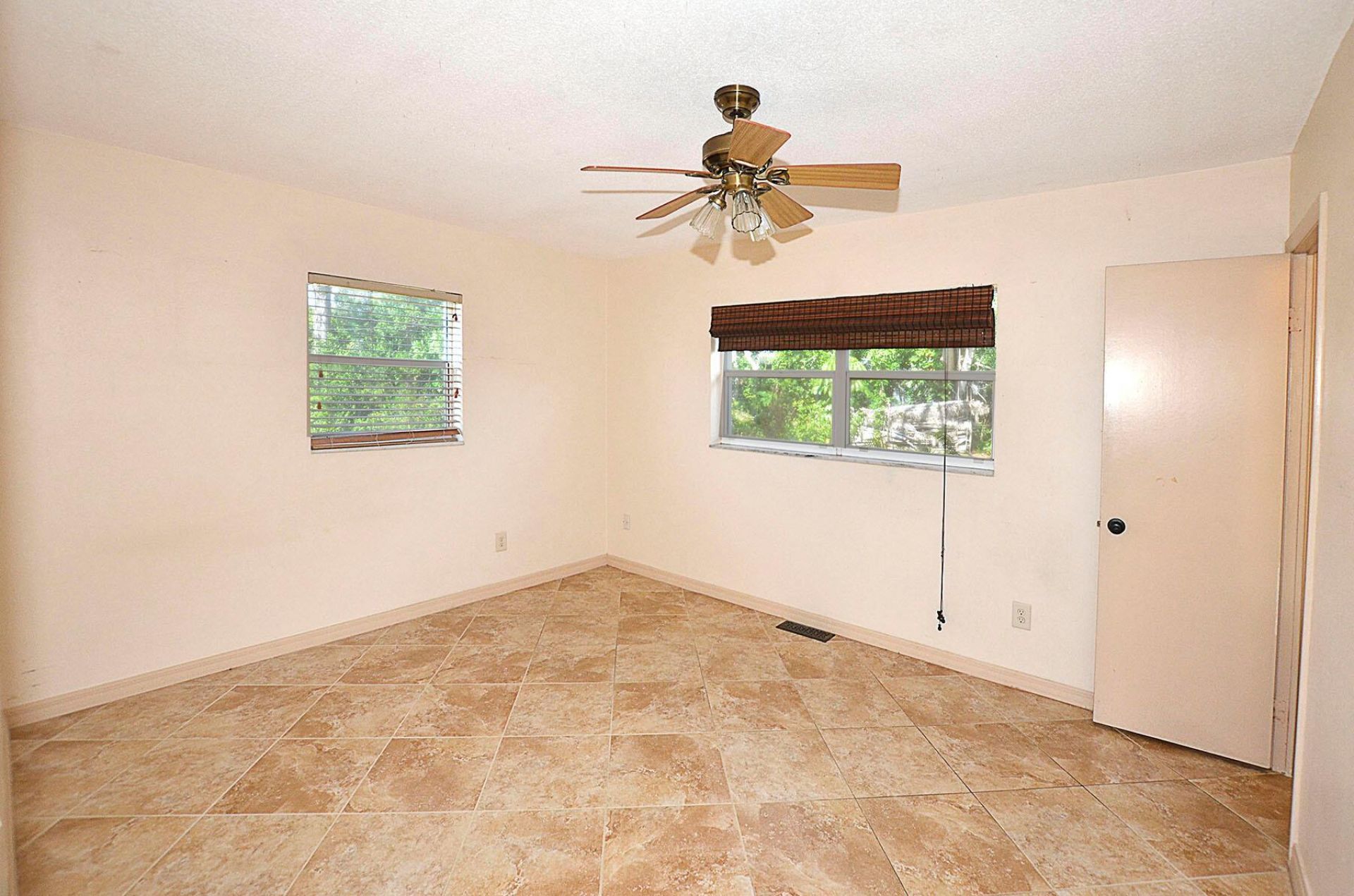 401 SE Tranquilla Avenue, Port Saint Lucie, FL 34983 Photo
