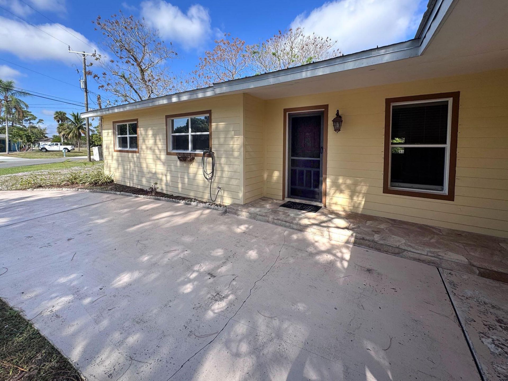 401 SE Tranquilla Avenue, Port Saint Lucie, FL 34983 Photo