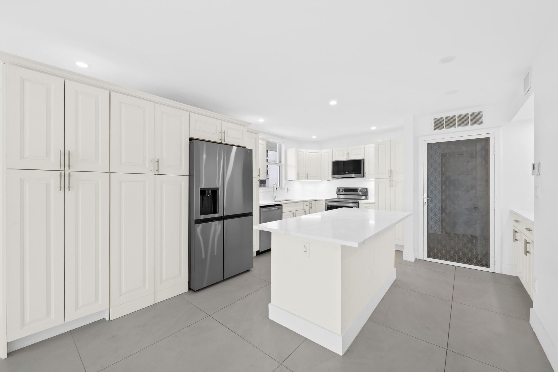 3100 NE 49th Street, Unit 204, Fort Lauderdale, FL 33308 Photo