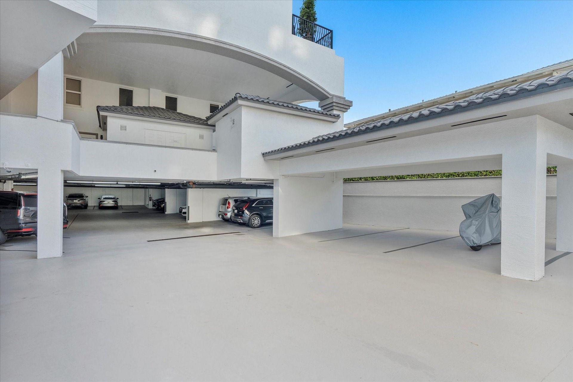 615 Bayshore Drive, Unit 106, Fort Lauderdale, FL 33304 Photo