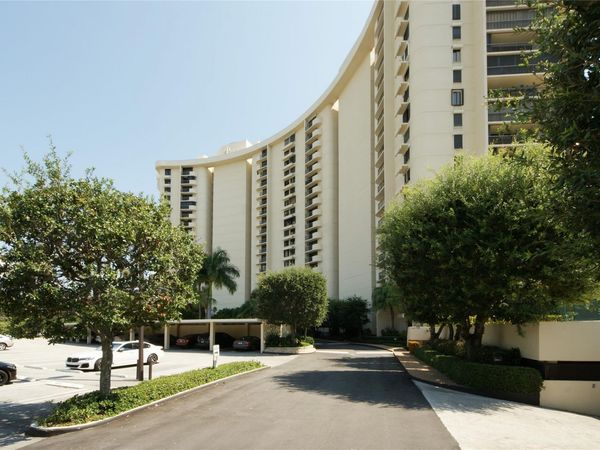 2480 Presidential Way, Unit 1004, West Palm Beach, FL 33401