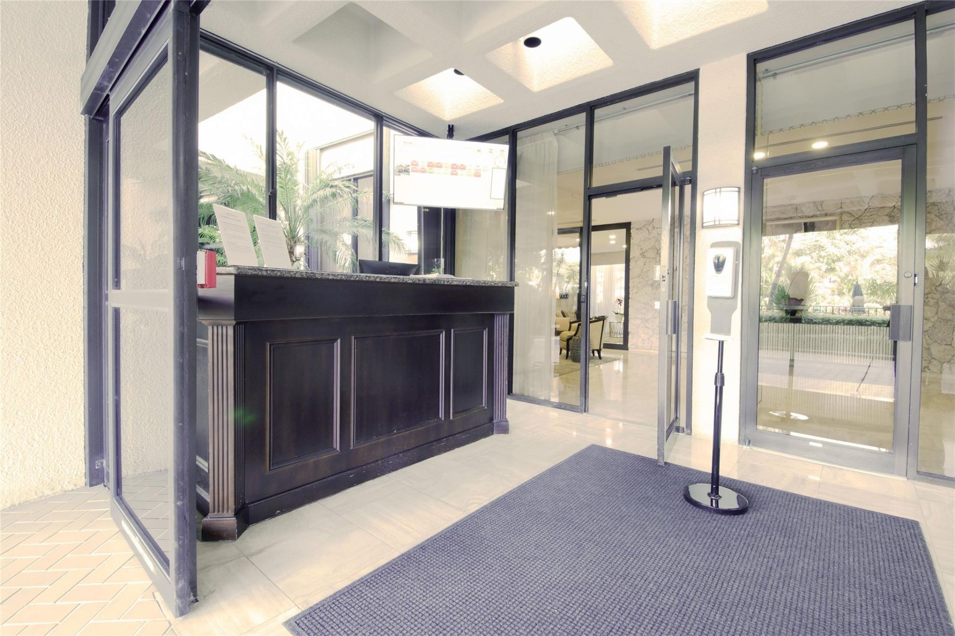 2480 Presidential Way, Unit 1004, West Palm Beach, FL 33401 Photo