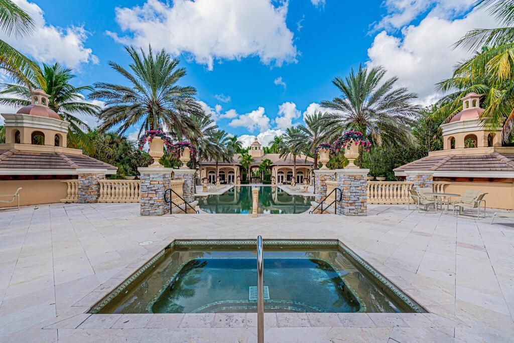 10513 Versailles Boulevard, Wellington, FL 33449 Photo