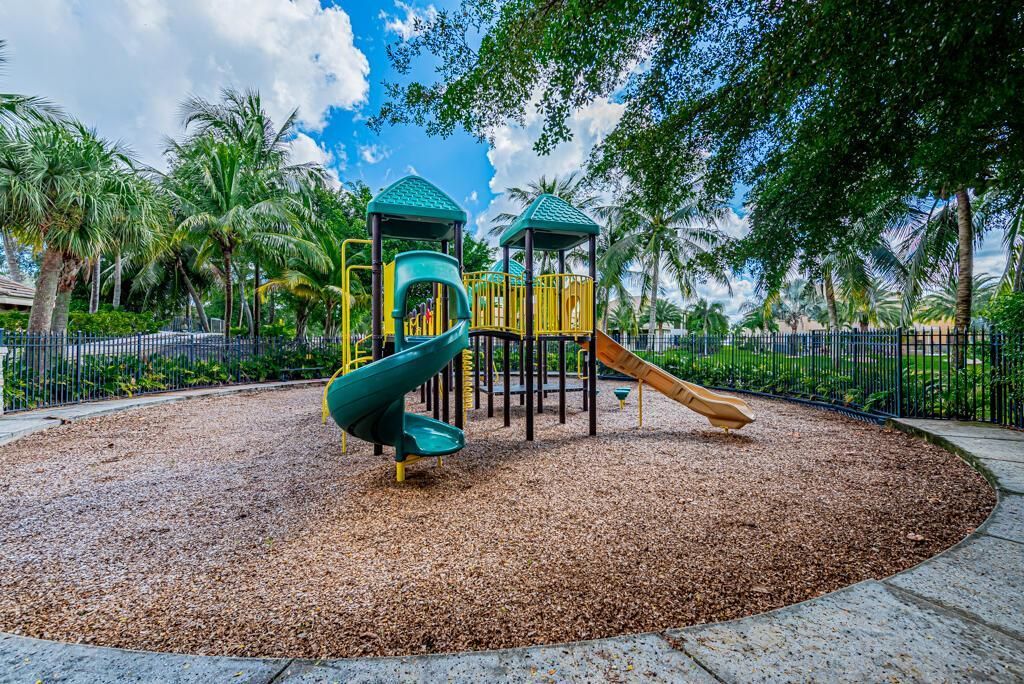 10513 Versailles Boulevard, Wellington, FL 33449 Photo