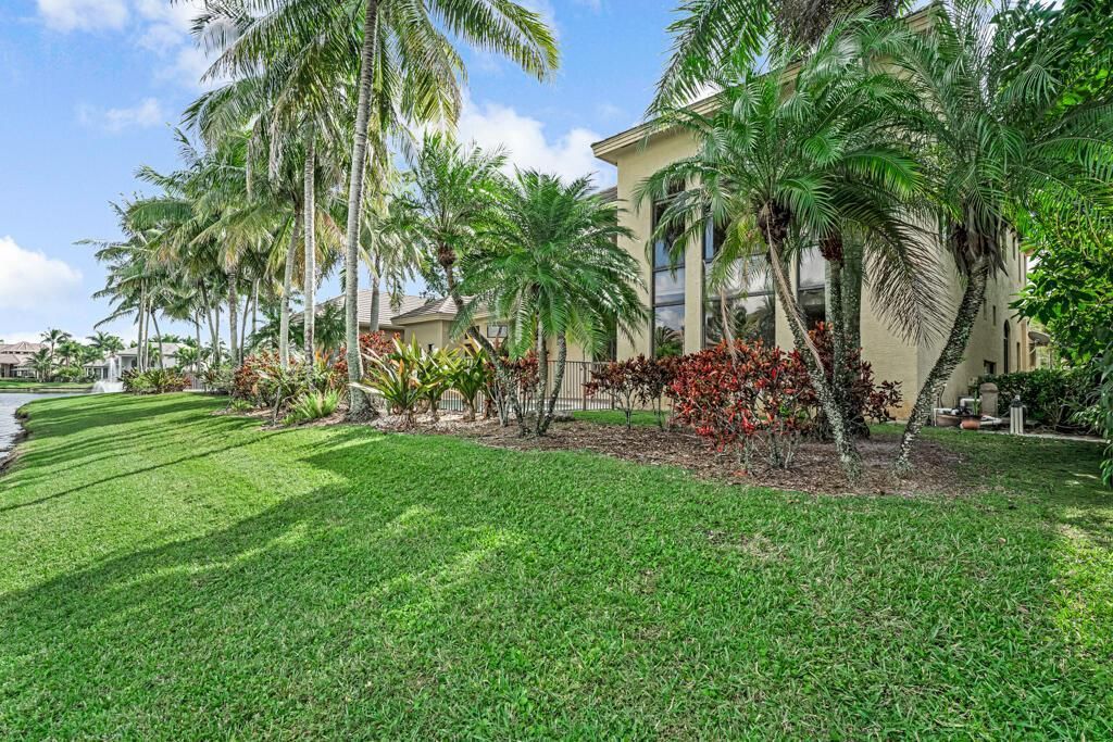 10513 Versailles Boulevard, Wellington, FL 33449 Photo