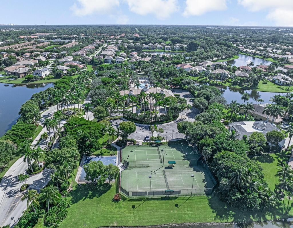 10513 Versailles Boulevard, Wellington, FL 33449 Photo