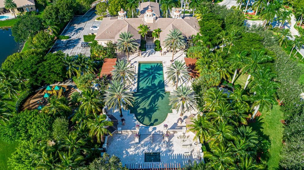 10513 Versailles Boulevard, Wellington, FL 33449 Photo