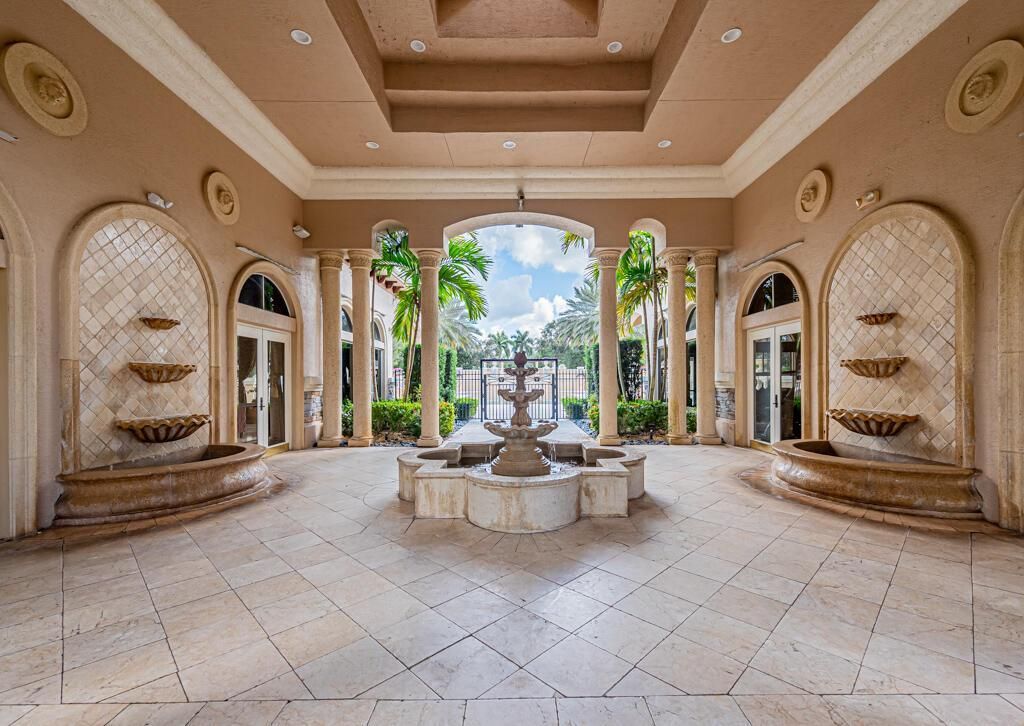 10513 Versailles Boulevard, Wellington, FL 33449 Photo