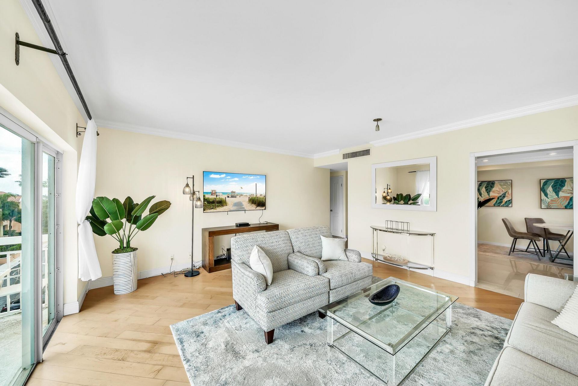 250 N Bradley Place, Unit 402, Palm Beach, FL 33480 Photo