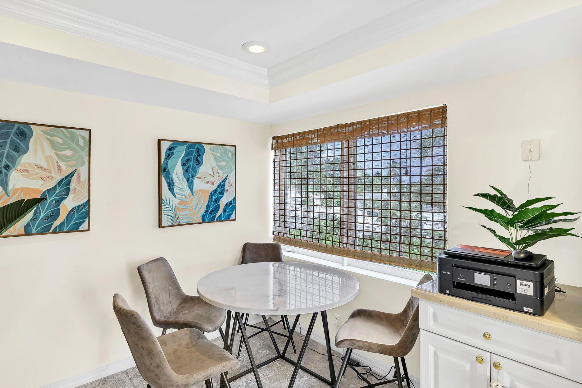 250 N Bradley Place, Unit 402, Palm Beach, FL 33480 Photo