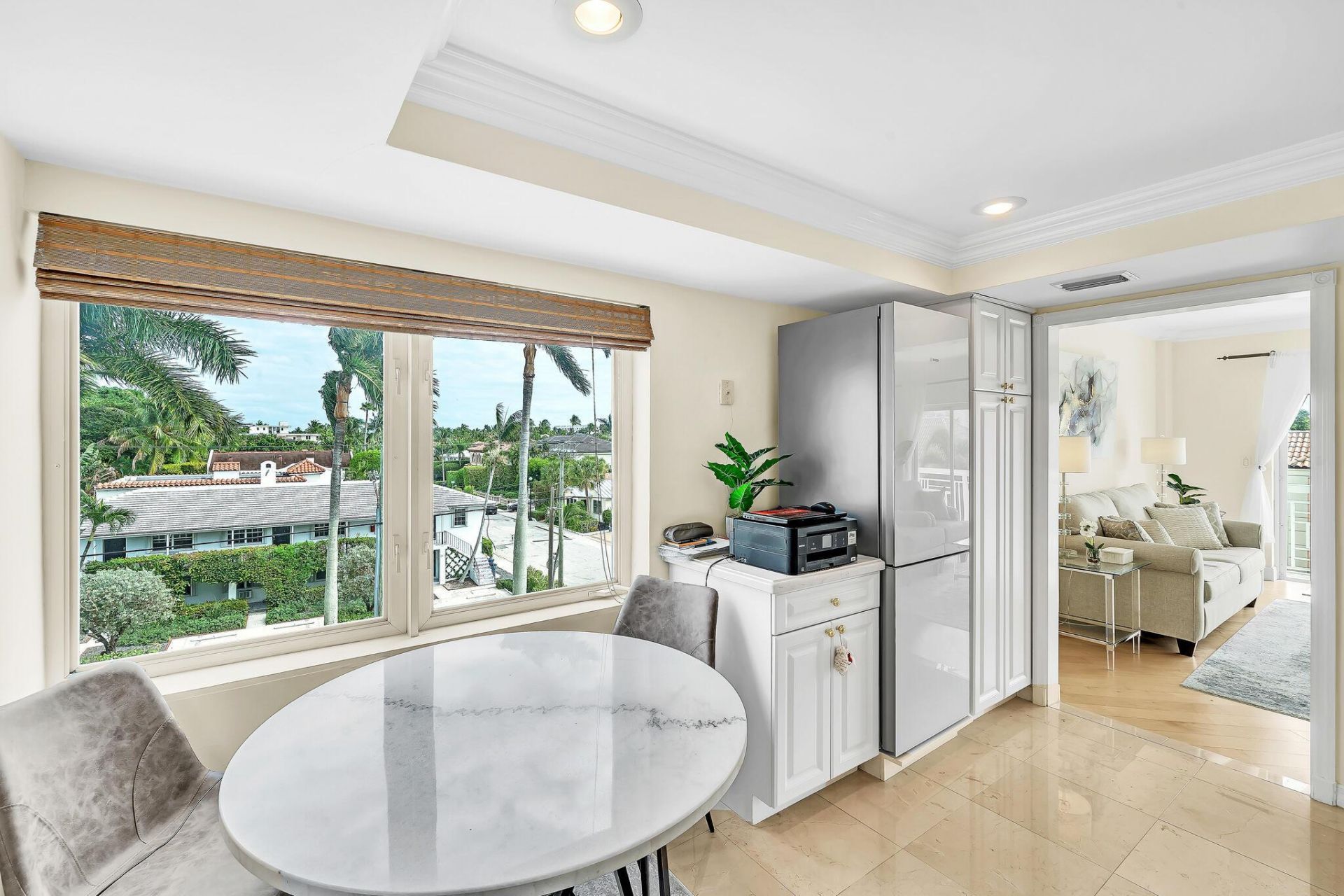 250 N Bradley Place, Unit 402, Palm Beach, FL 33480 Photo