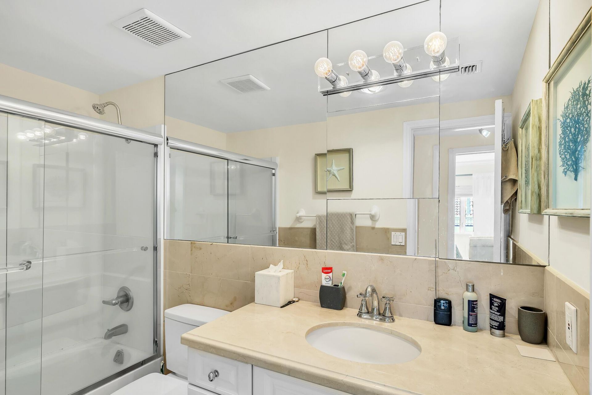 250 N Bradley Place, Unit 402, Palm Beach, FL 33480 Photo