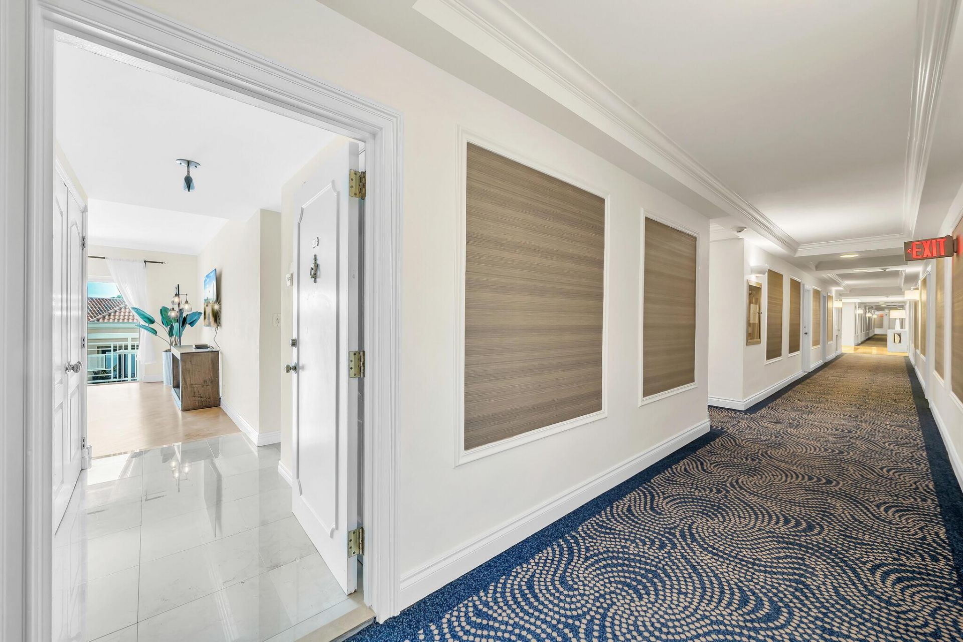 250 N Bradley Place, Unit 402, Palm Beach, FL 33480 Photo