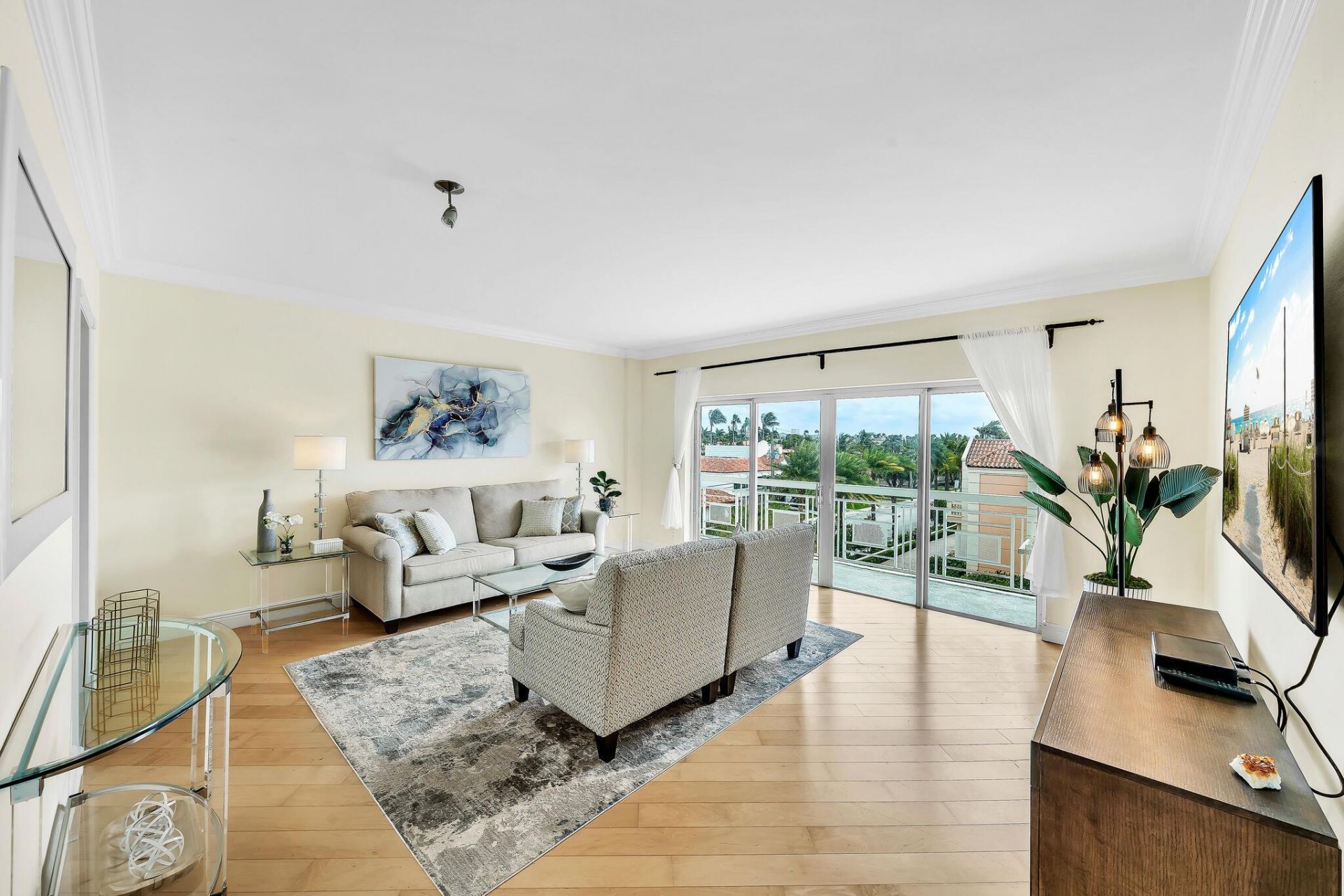 250 N Bradley Place, Unit 402, Palm Beach, FL 33480 Photo