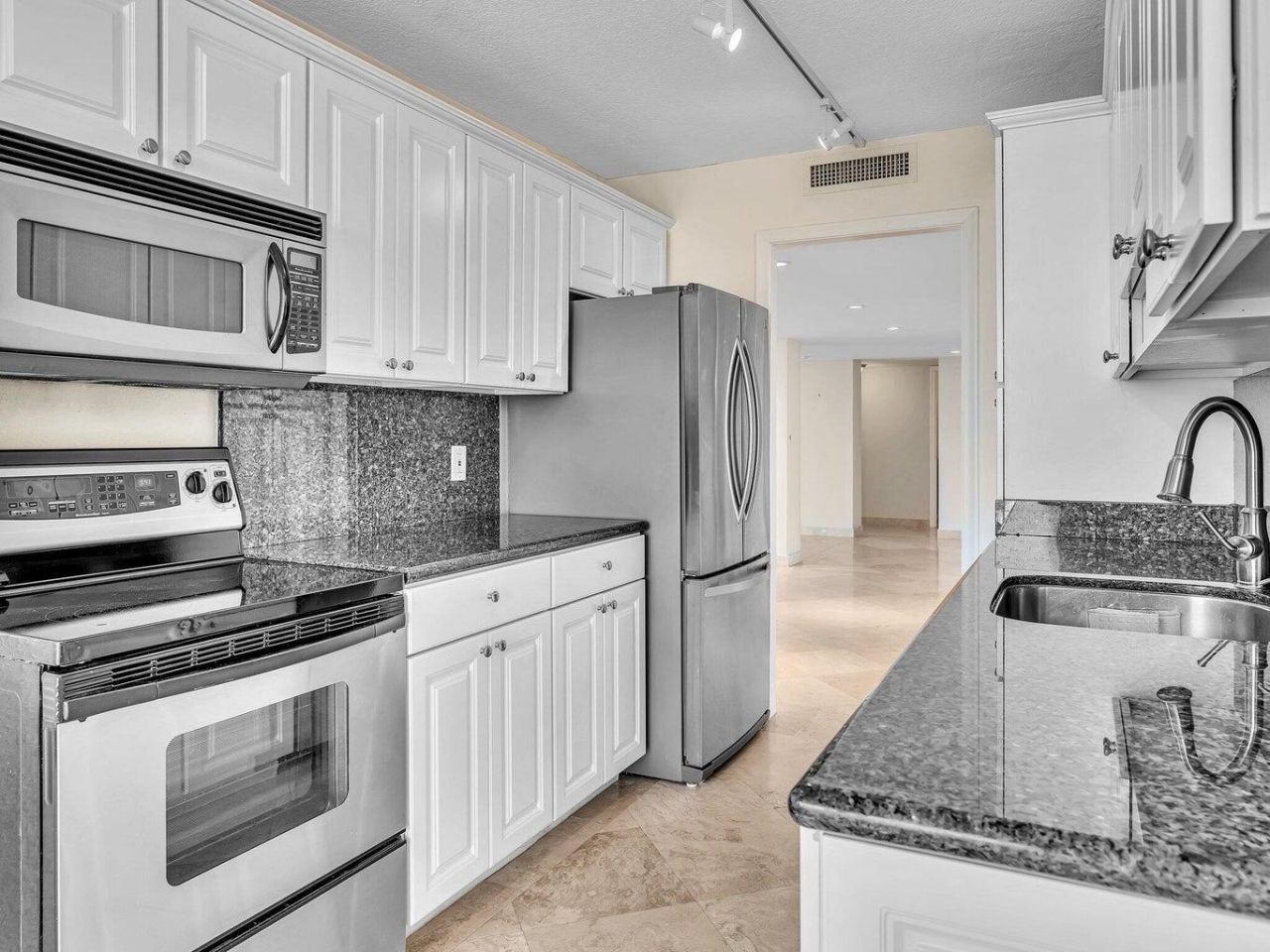 4200 N Ocean Drive, Unit 2-1605, Singer Island, FL 33404 Photo