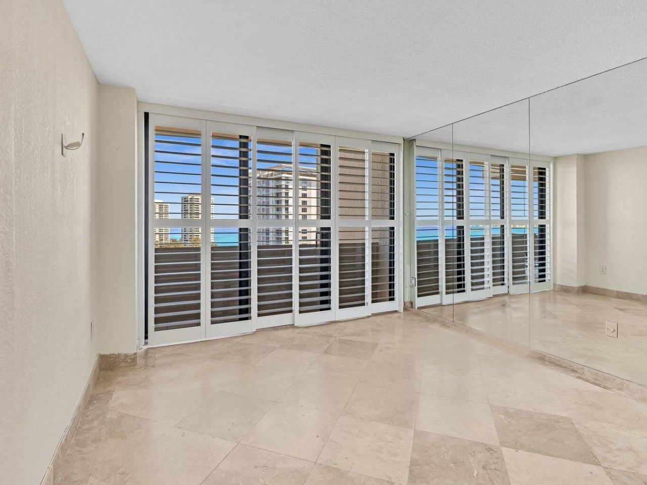 4200 N Ocean Drive, Unit 2-1605, Singer Island, FL 33404 Photo