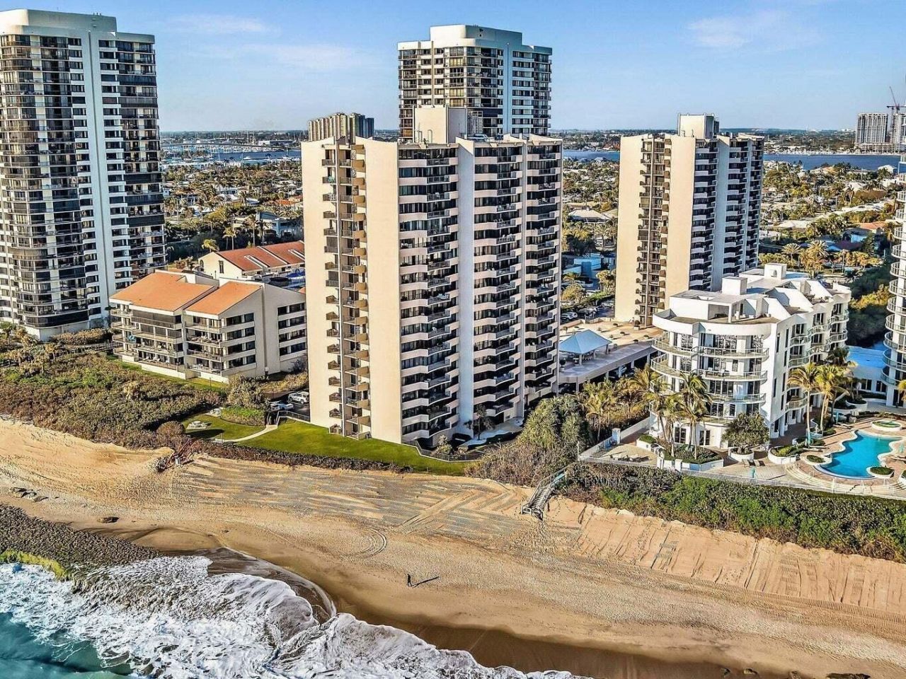 4200 N Ocean Drive, Unit 2-1605, Singer Island, FL 33404 Photo