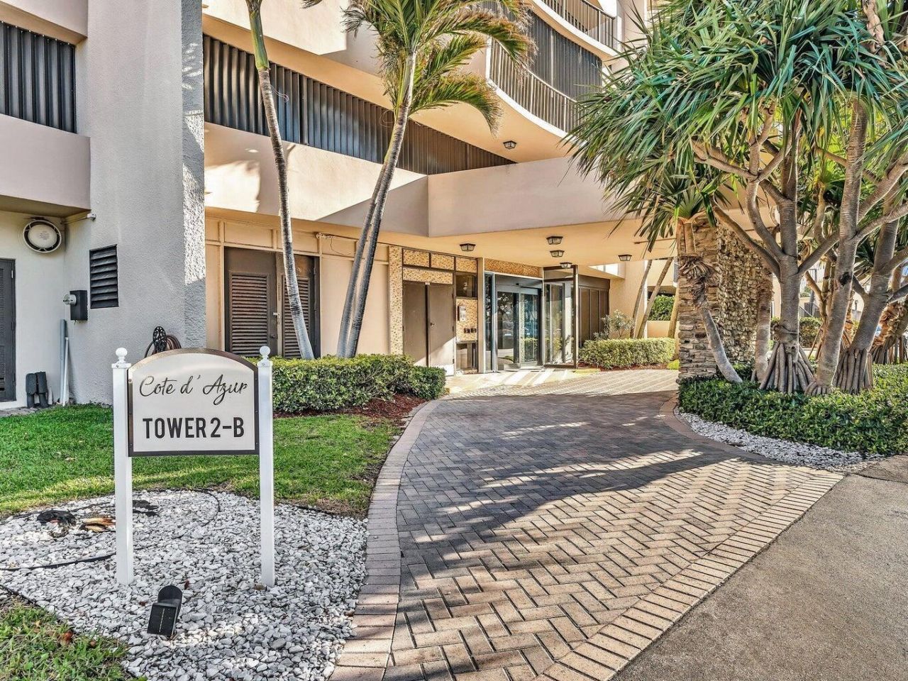4200 N Ocean Drive, Unit 2-1605, Singer Island, FL 33404 Photo