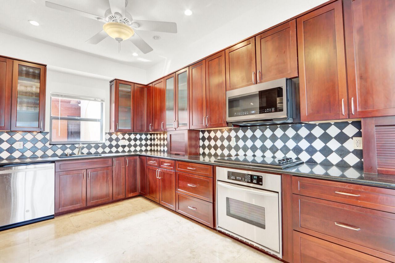 1640 Presidential Way, Unit 501, West Palm Beach, FL 33401 Photo