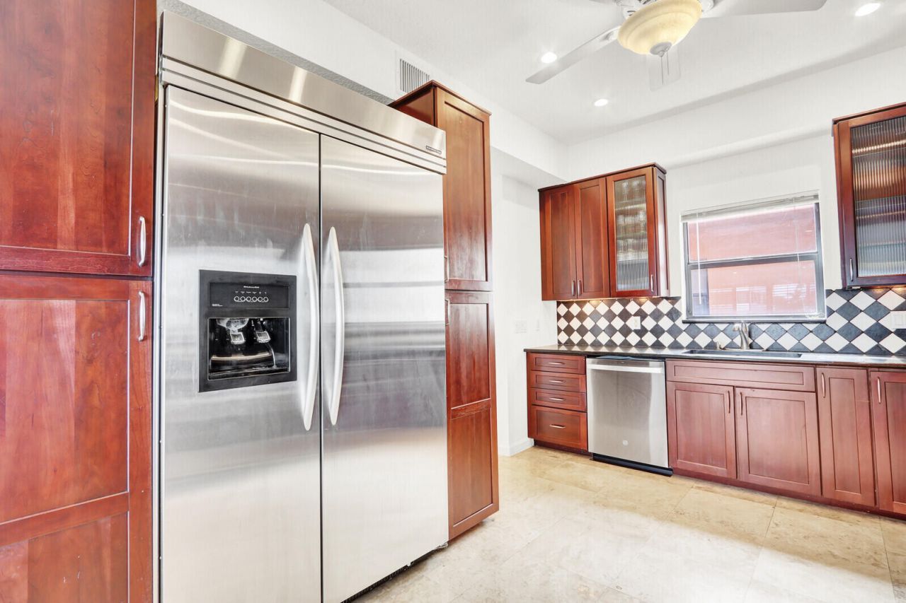 1640 Presidential Way, Unit 501, West Palm Beach, FL 33401 Photo