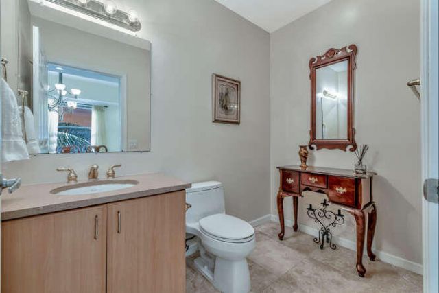 1640 Presidential Way, Unit 501, West Palm Beach, FL 33401 Photo