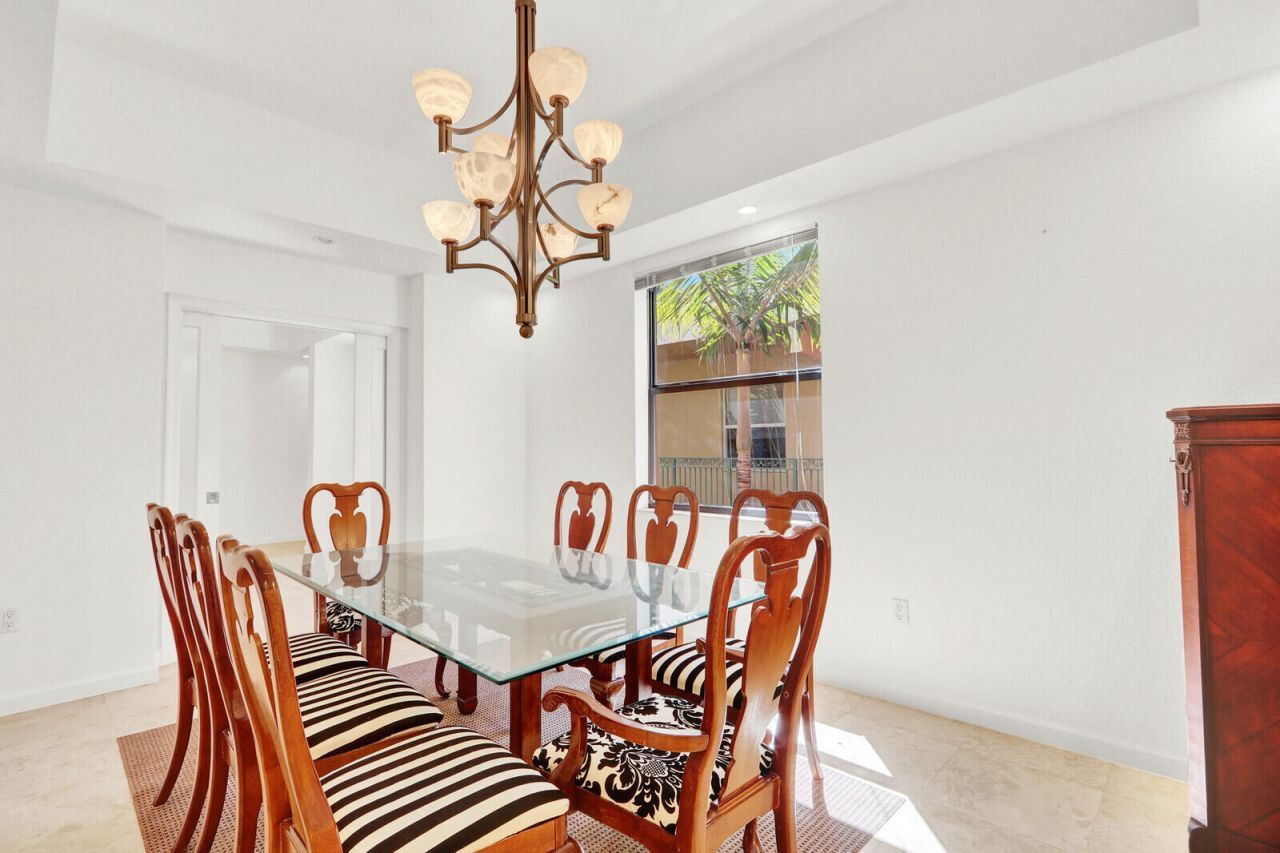 1640 Presidential Way, Unit 501, West Palm Beach, FL 33401 Photo