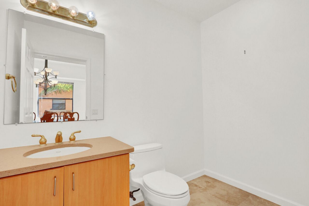 1640 Presidential Way, Unit 501, West Palm Beach, FL 33401 Photo