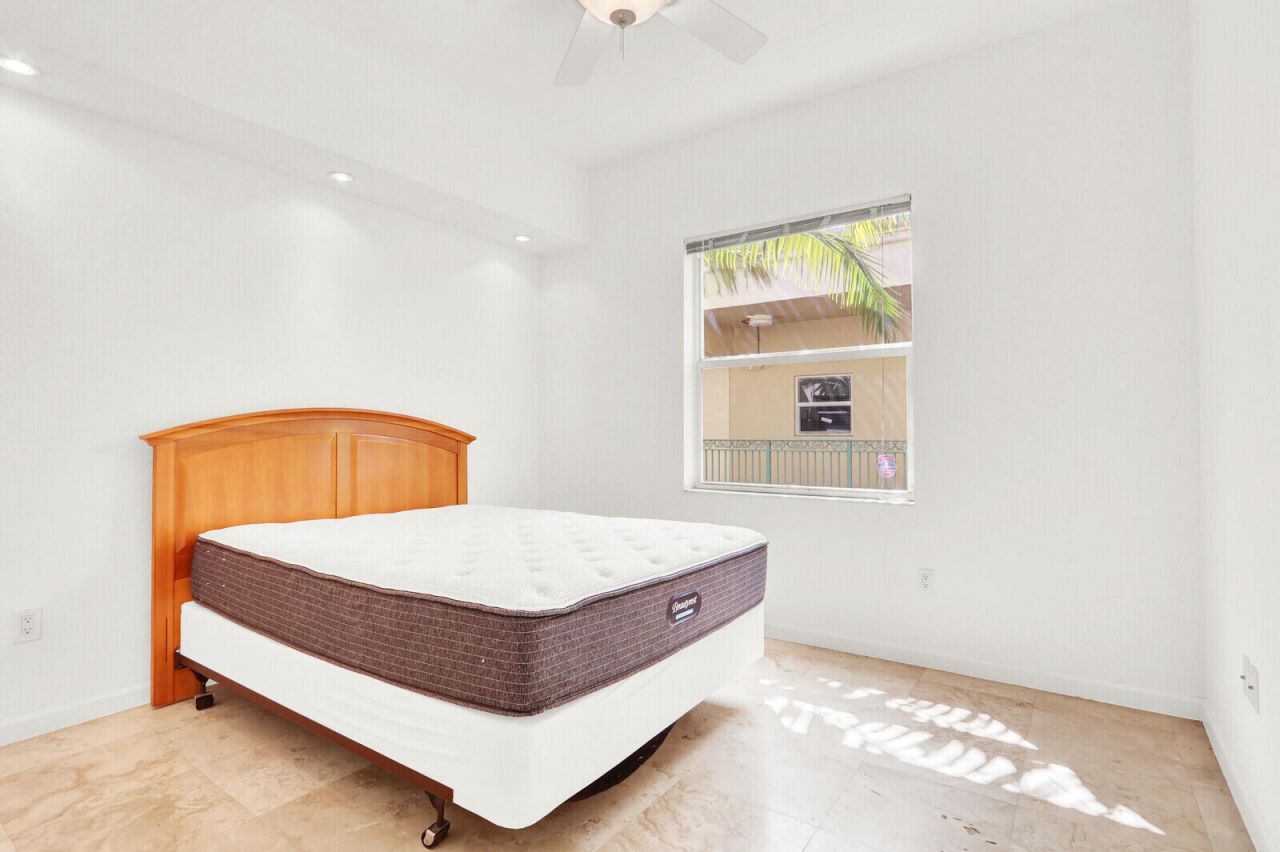 1640 Presidential Way, Unit 501, West Palm Beach, FL 33401 Photo