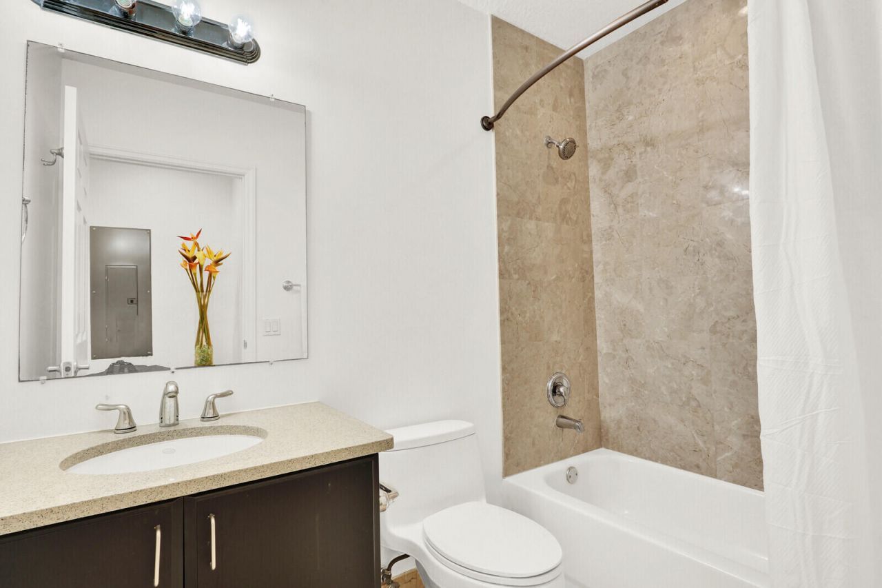 1640 Presidential Way, Unit 501, West Palm Beach, FL 33401 Photo