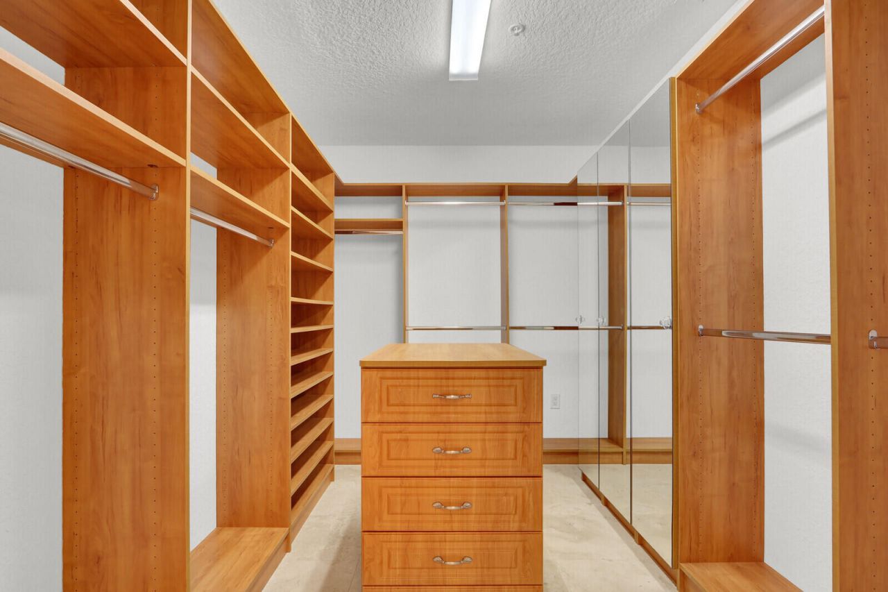 1640 Presidential Way, Unit 501, West Palm Beach, FL 33401 Photo