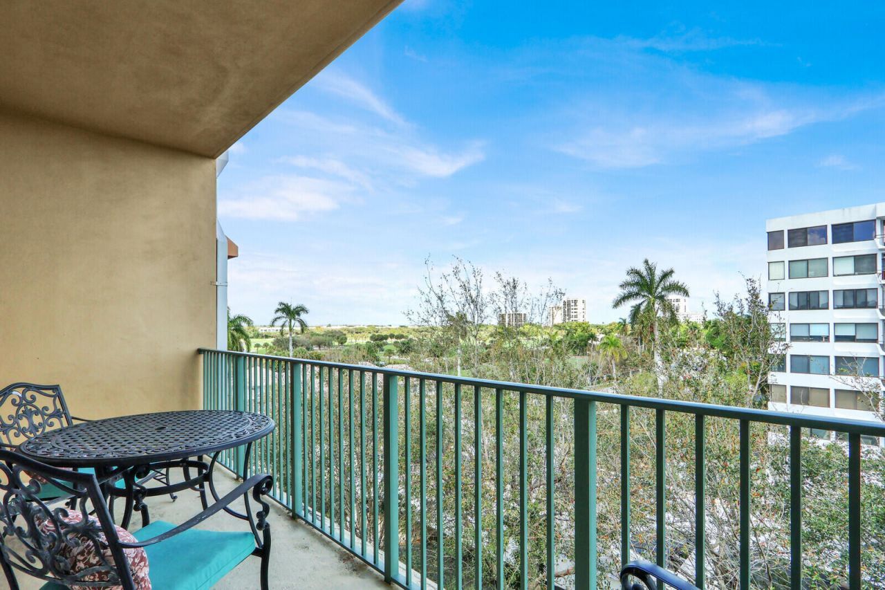 1640 Presidential Way, Unit 501, West Palm Beach, FL 33401 Photo