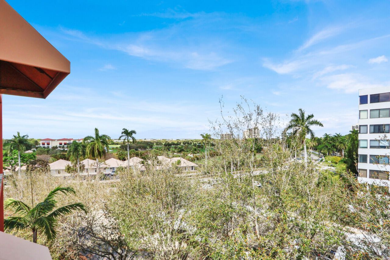 1640 Presidential Way, Unit 501, West Palm Beach, FL 33401 Photo