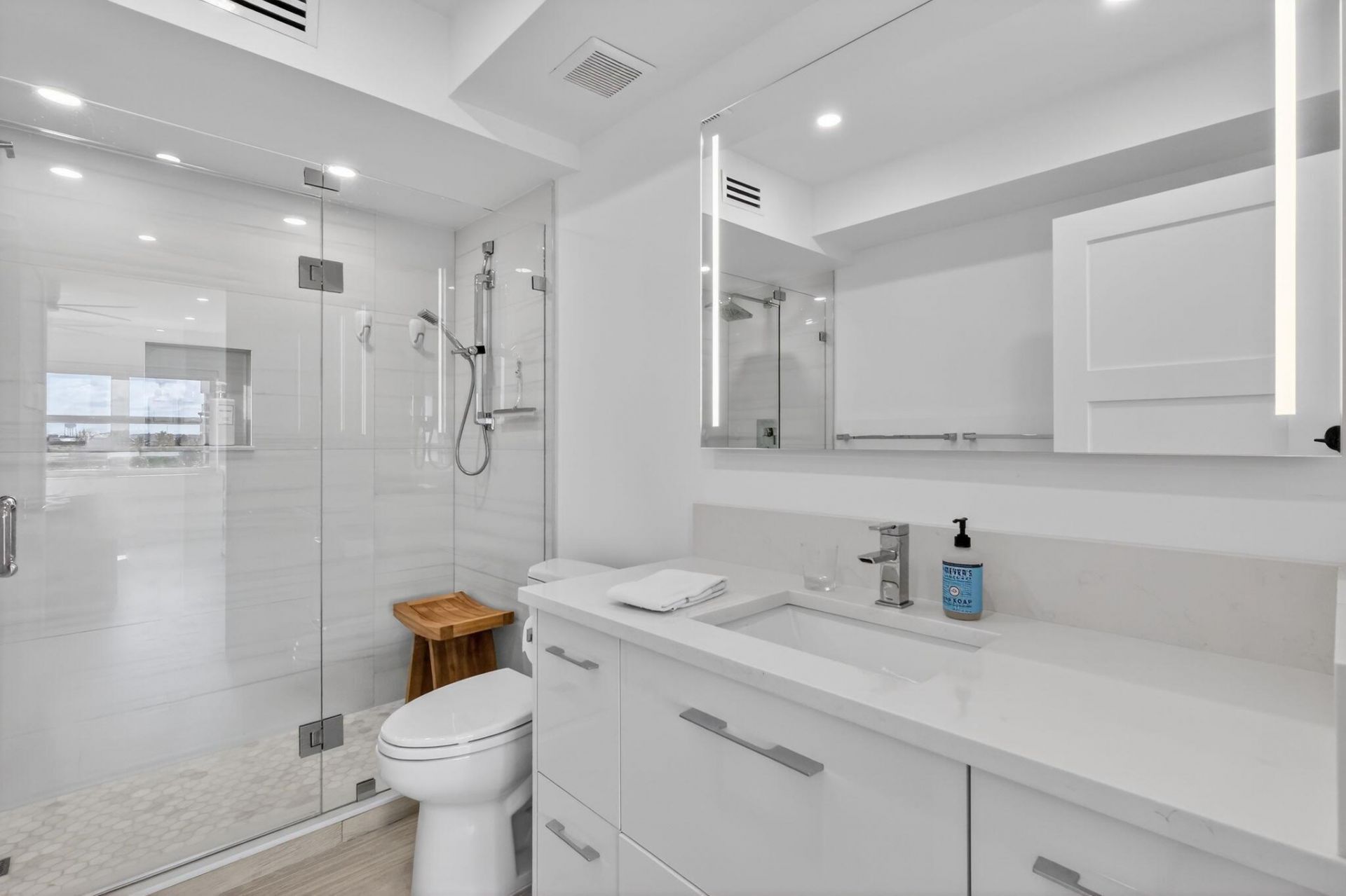 1000 Lowry Street, Unit 6j, Delray Beach, FL 33483 Photo