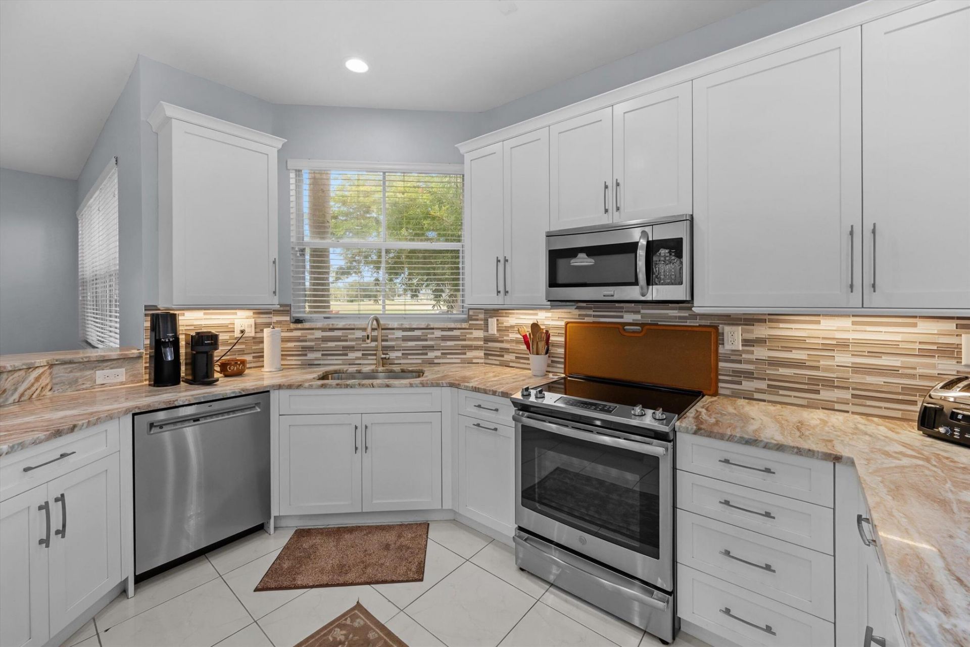 2104 Country Golf Drive, Wellington, FL 33414 Photo