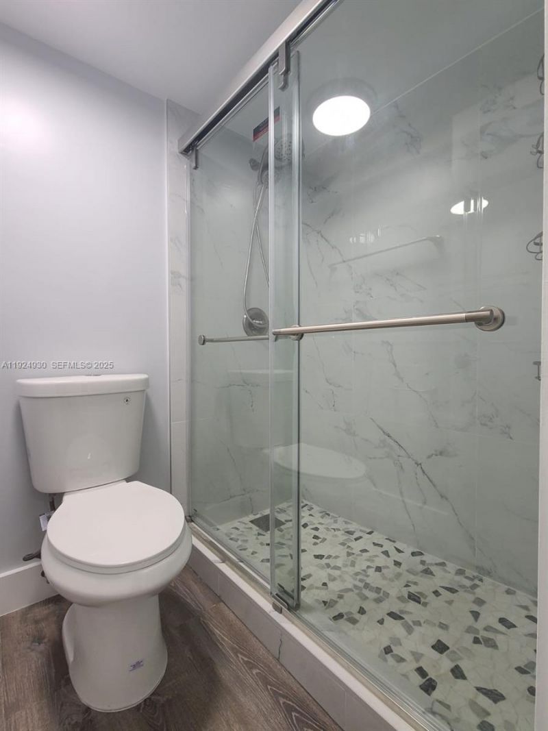 8895 Fontainebleau Blvd, Unit 311, Miami, FL 33172 Photo